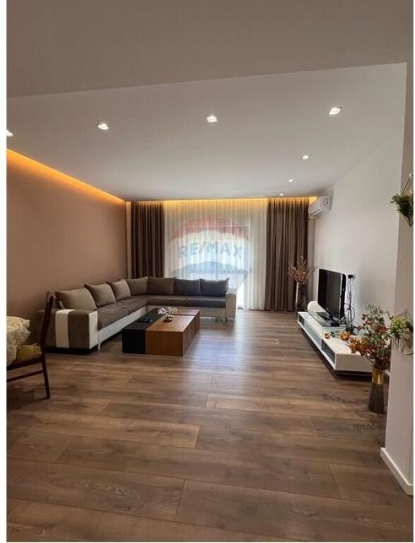 Shitet Apartament 2+1 – Rruga e Elbasanit, Tiranë