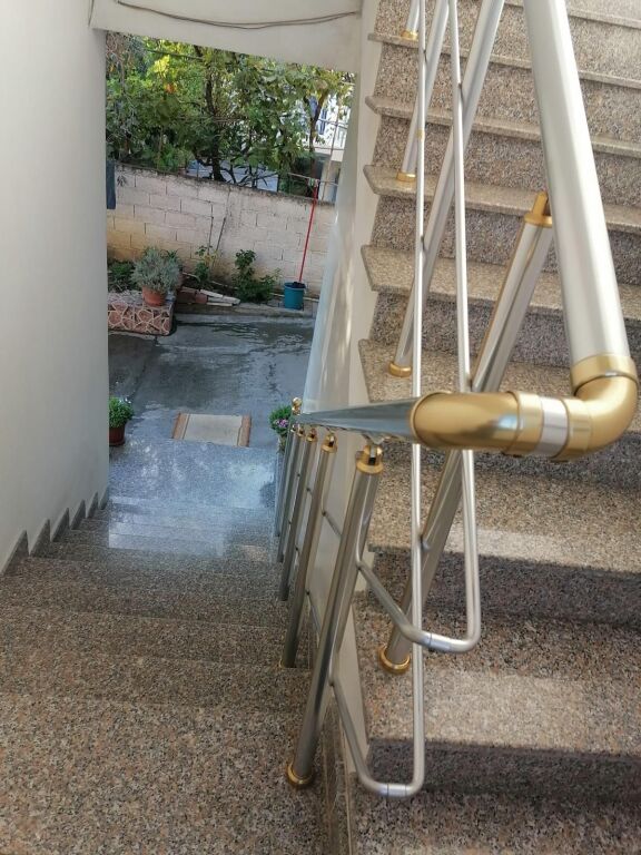 SHITET SHTEPI PRIVATE NE DURRES (PLAZH)