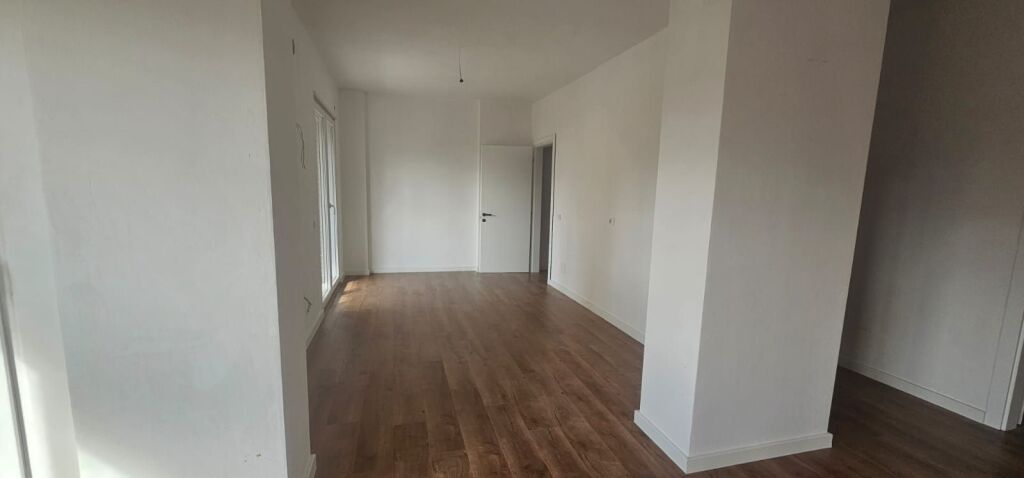 Apartament 3+1 per shitje ne Qender te Tiranes