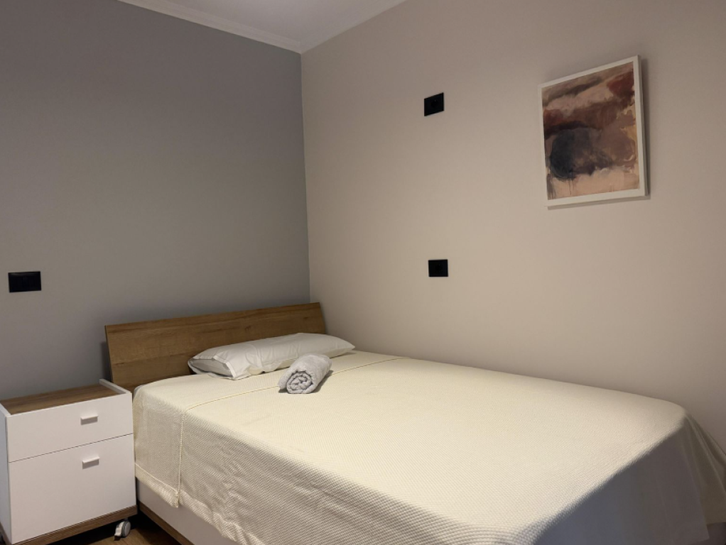 🏢 JEPET ME QIRA – RRUGA “MINE PEZA”