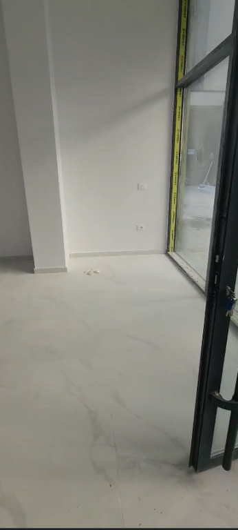 Jepet me qira ambient komercial multifunksional – Rezidenca Relux, Shkozë