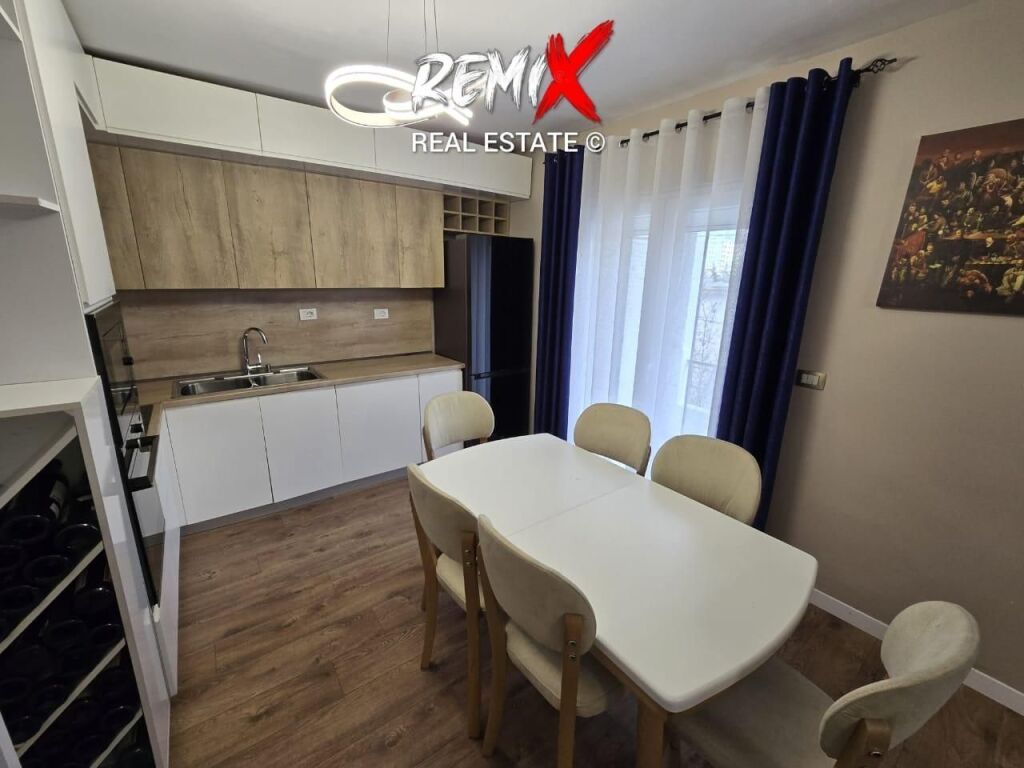 SHITET APARTAMENT 2+1 PRANE SHKOLLES 2 GJELAT, RR. ALEKSANDËR GOGA, DURRËS