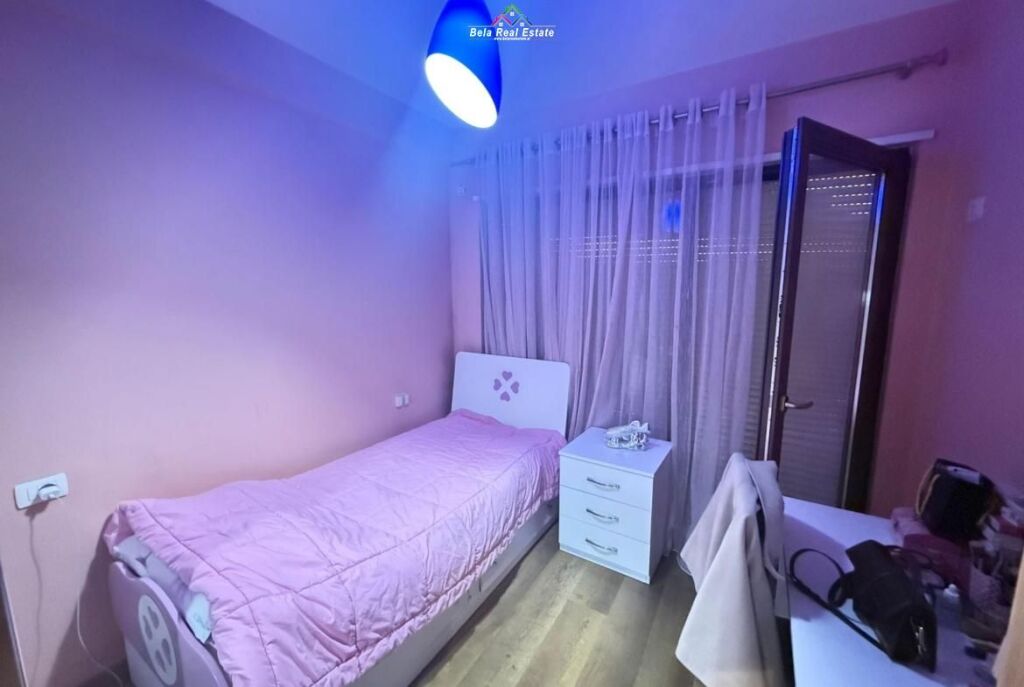 Apartament Per Shitje 3+1+ 2 Poste Parkimi tek Kopshti Botanik ( ID B130113) Tirane