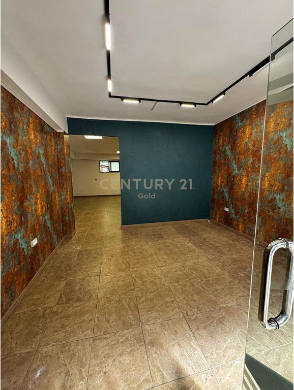 Biznes Me Qira prane Liqenit te Tiranës | 73 m²