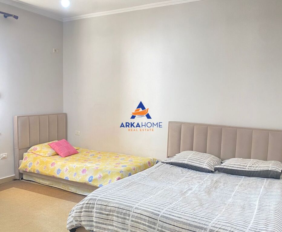 SHITET APARTAMENT 2+1+2+VERANDË "TE UNAZA E RE" 1900000 LEKE