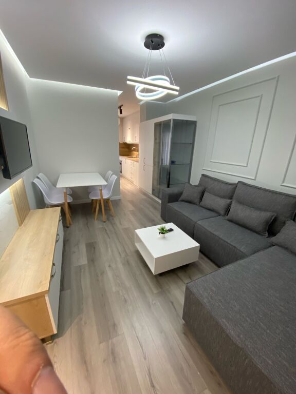 Jepet me qera apartament 1+1 tek Komuna E Parisit/500 euro