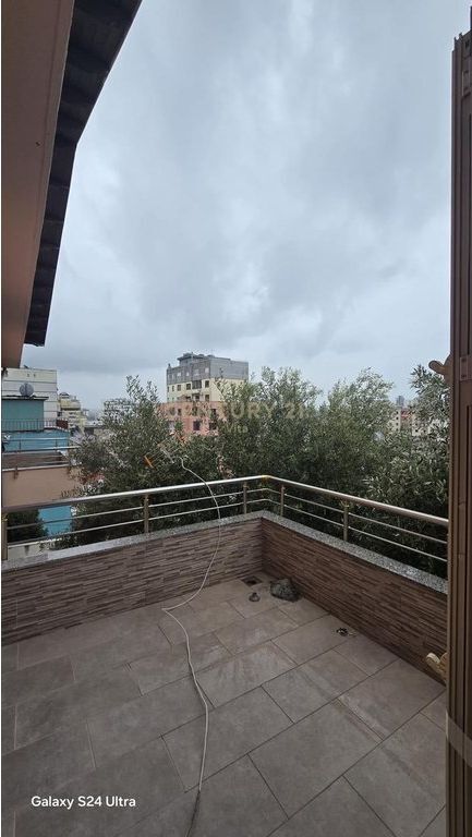 SHITET VILE NE QENDER TE DURRESIT !!!!!!!!!