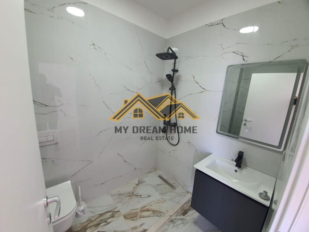 Shitet apartamenti 1+1 me pamje nga deti, Rrota e kuqe