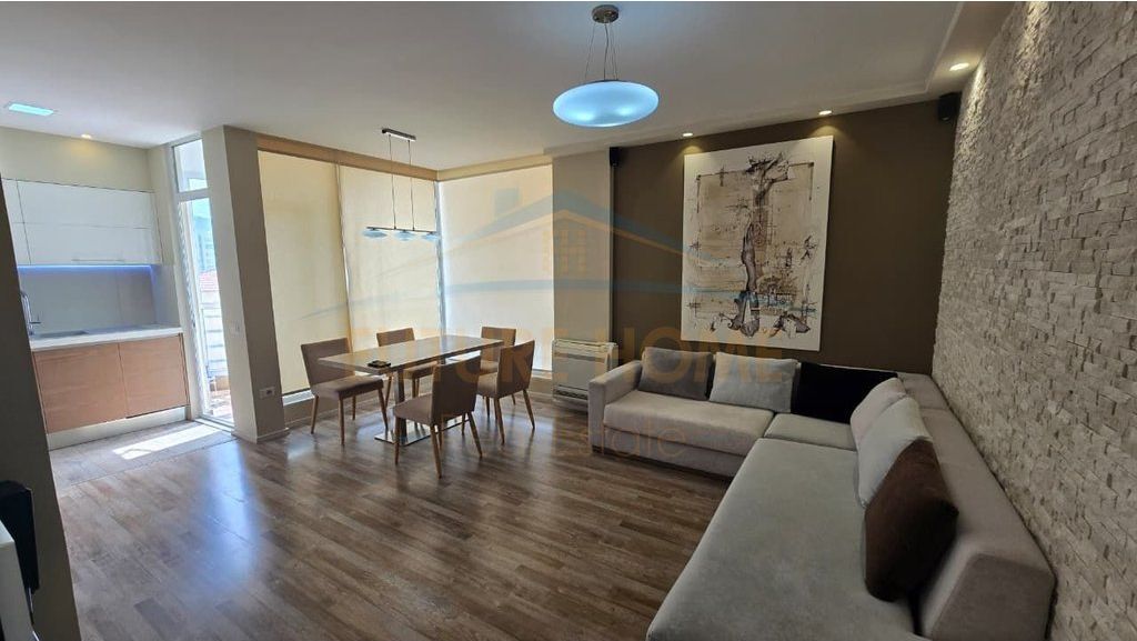 Shitet, Apartament 2+1+2, Blloku i Vilave Selitë, Tiranë