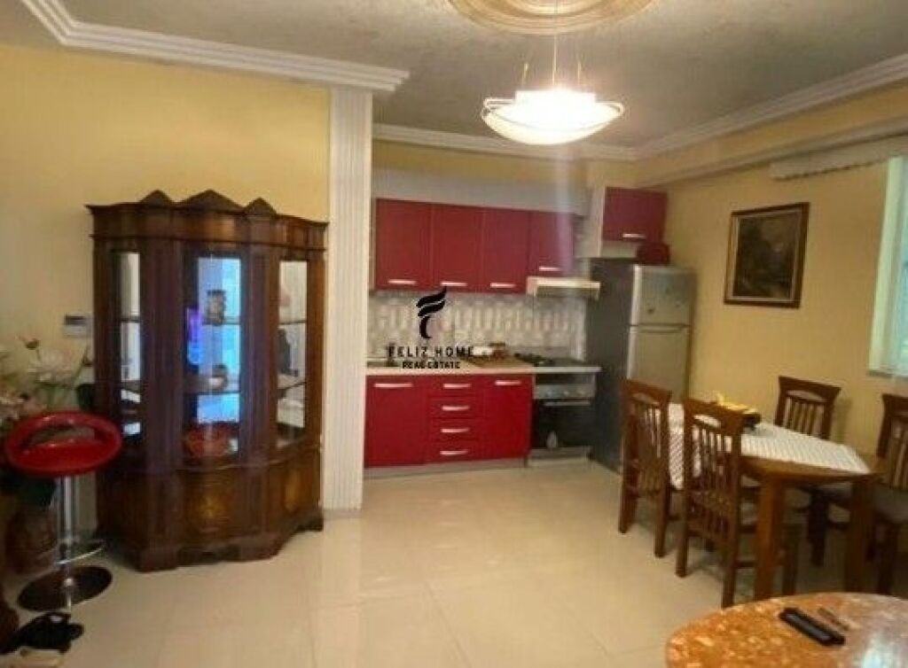 APARTAMENT ME QERA 1+1 RRUGA E DIBRES 50.000 LEKE FH-67493
