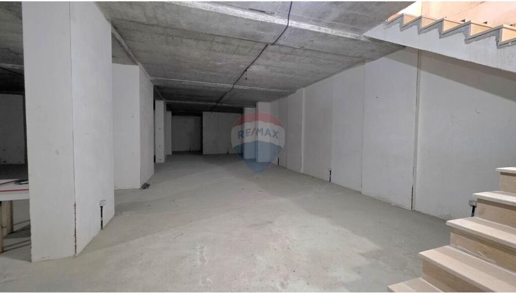 🔥🌊 OKAZION ELITAR – AMBIENT TREGTAR NË VIJË TË PARË, LUNGOMARE VLORË 🌊🔥