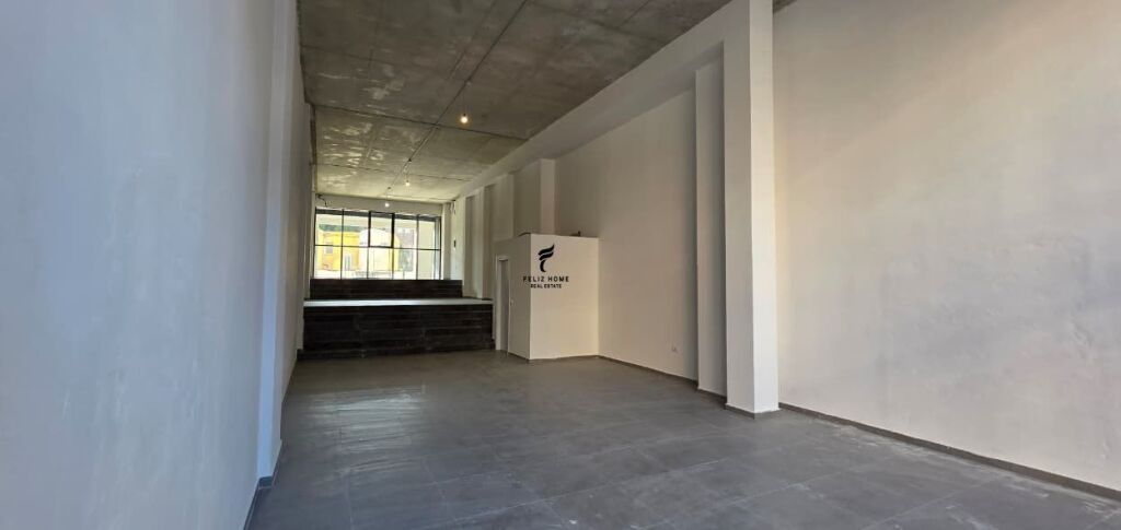 DYQAN ME QERA 125 M2 RRUGA E BARRIKADAVE 300.000 LEKE  FH-67753