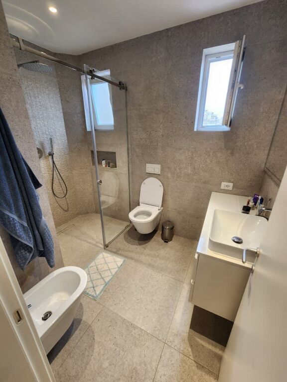 🌟 Prima volta in Affitto – Appartamento di Lusso 1+1 nel Cuore del Centro (📍Myslym Shyri – Taiwani) 60m² 4° Piano, Prezzo: 65,000Leke/Mese 🔥