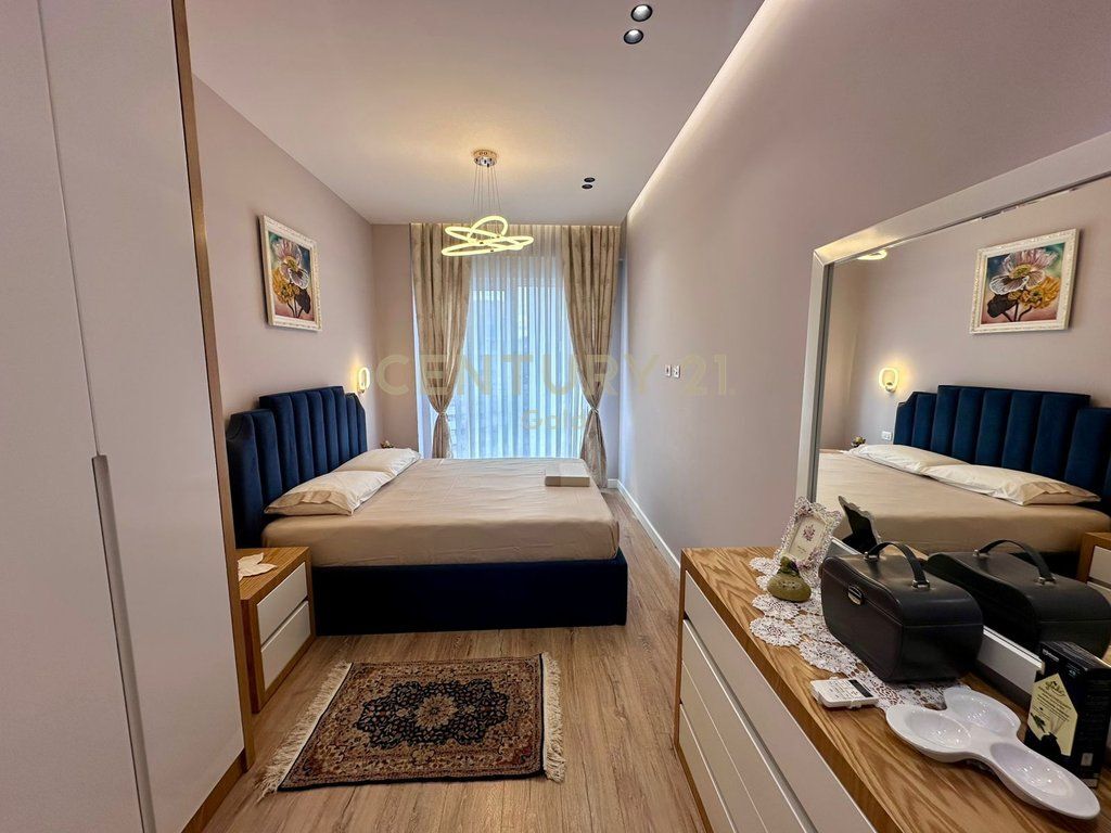 Jepet me qira apartament 1+1 luksoz në Kompleksin Magnet.