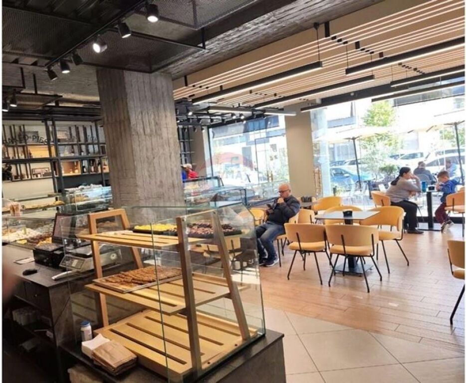 Shitet Njësi Biznesi te Rruga e Kavajës