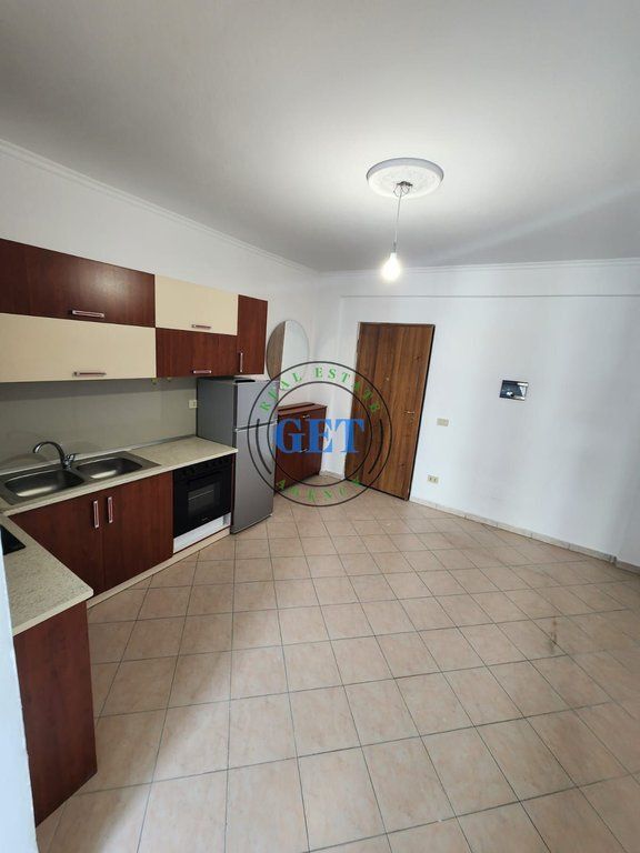 Shitet Apartament 1+1,Plazh Hekurudha,Durrës.