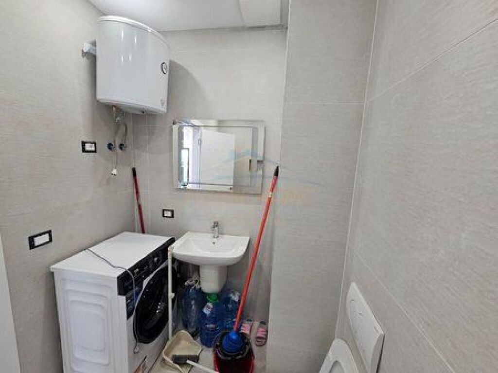 Shitet, Apartament 2+1+2 , Kompleksi Ndregjoni, Jordan Misja.