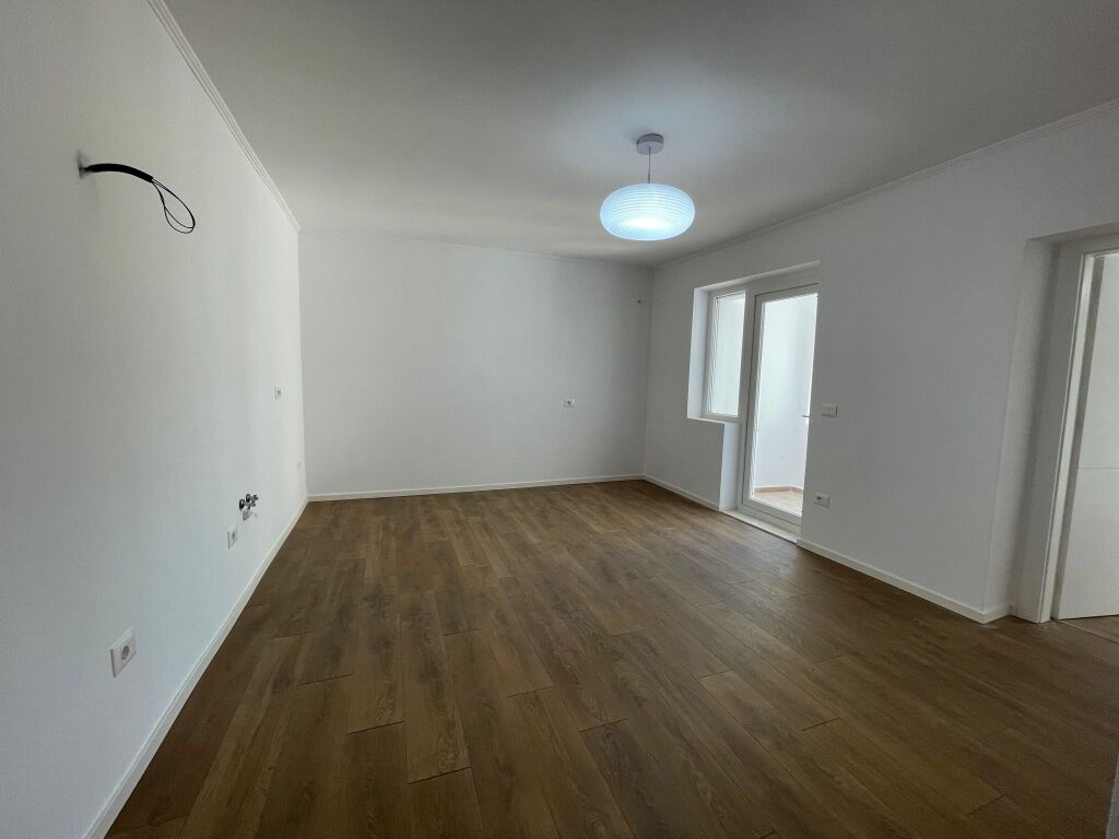 Apartament 1+1 per shitje tek Tregu Elektrik ne Ali Demi.