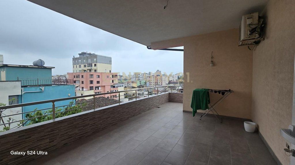 SHITET VILE NE QENDER TE DURRESIT !!!!!!!!!