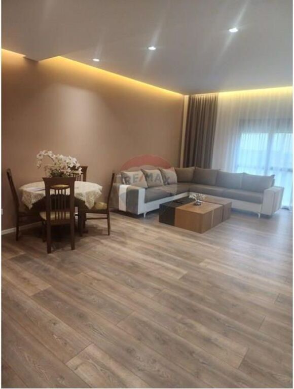 Shitet Apartament 2+1 – Rruga e Elbasanit, Tiranë