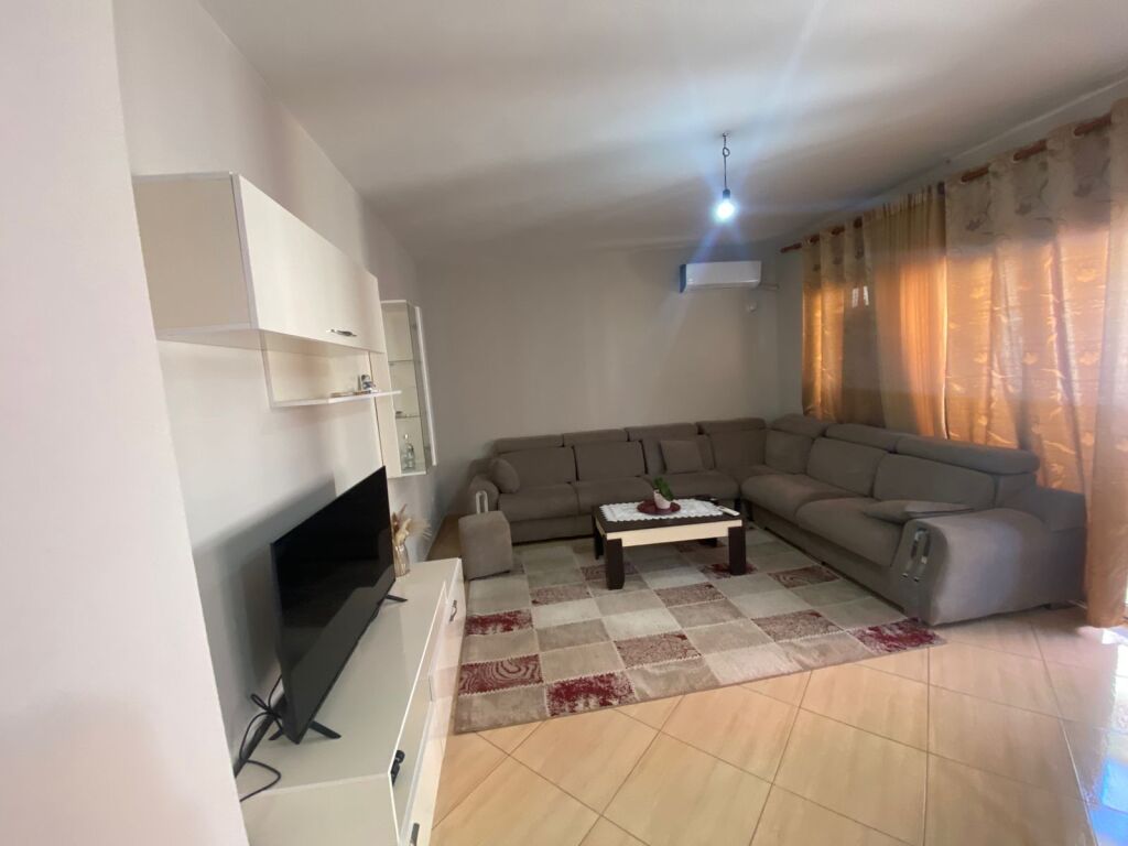 Apartment 1+1, Astir!