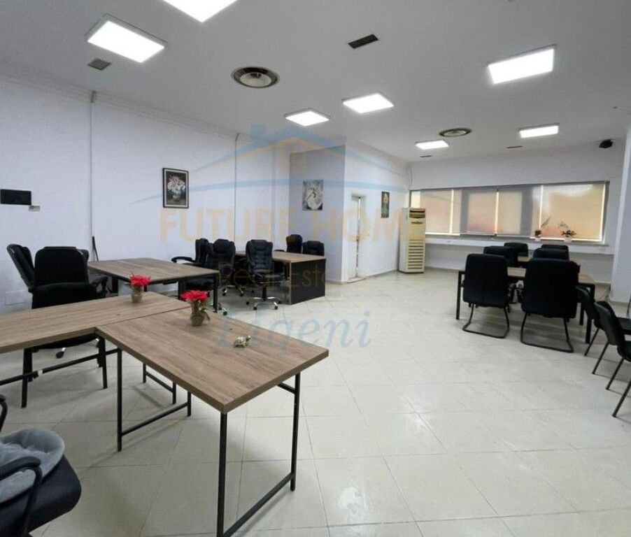 Qira, Ambient për zyra, Rruga e Kavajes.