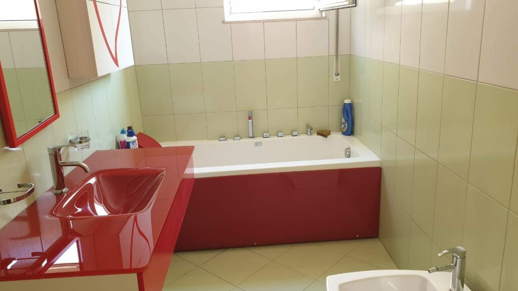 🏢Rruga Jordan Misja,Kompleksi Gener 2 jepet me qera apartament 2+1+2,i mobiluar.700Euro    