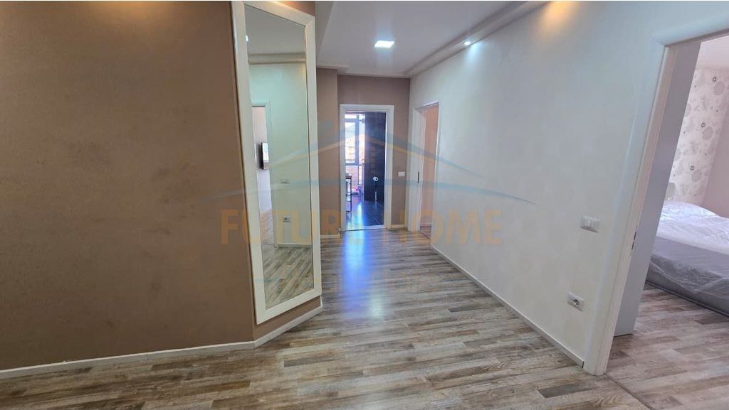 Shitet, Apartament 2+1+2, Blloku i Vilave Selitë, Tiranë