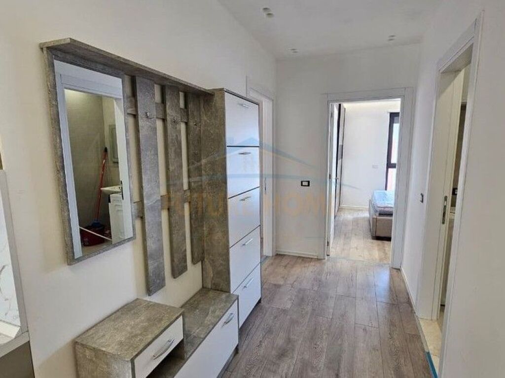 Shitet, Apartament 2+1+2 , Kompleksi Ndregjoni, Jordan Misja.