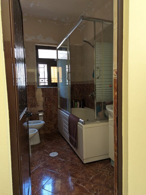 Shitet vile, Rruga Robert Naci, Don Bosko