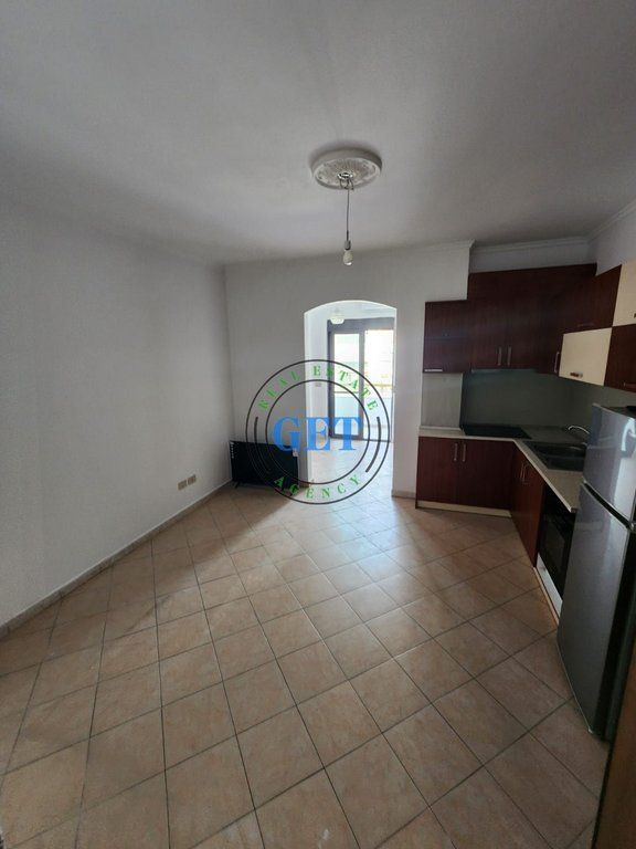 Shitet Apartament 1+1,Plazh Hekurudha,Durrës.