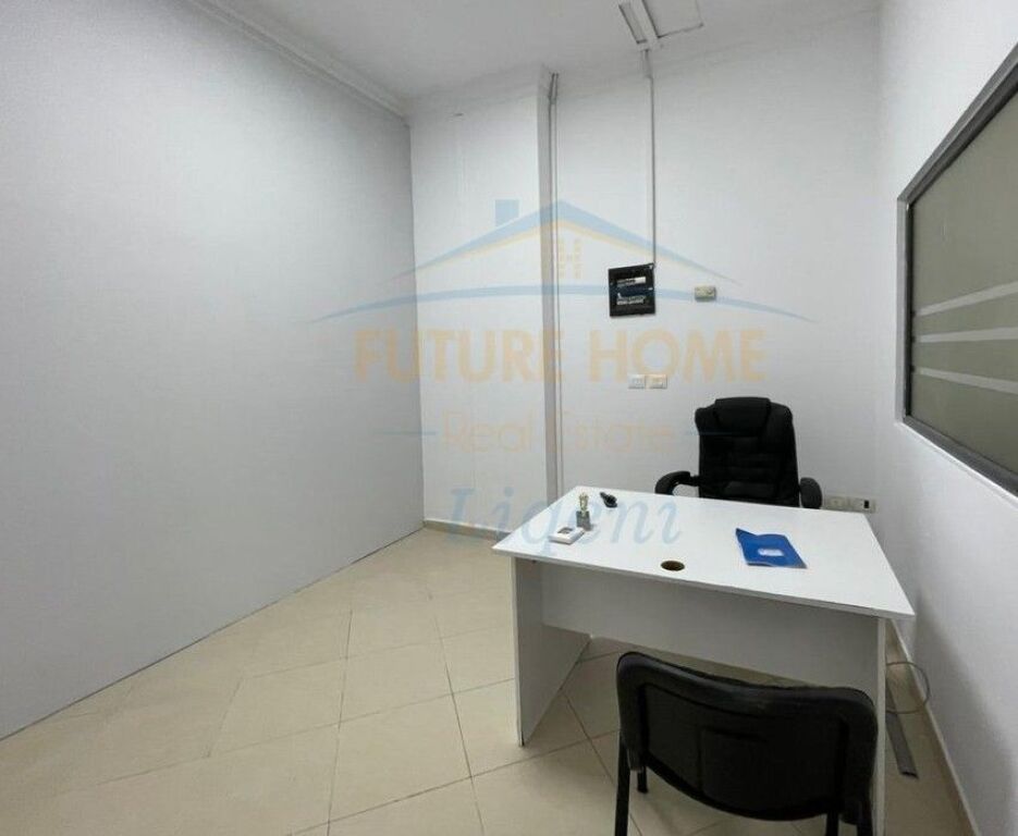 Qira, Ambient për zyra, Rruga e Kavajes.