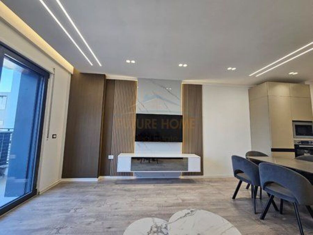 Shitet, Apartament 2+1+2 , Kompleksi Ndregjoni, Jordan Misja.