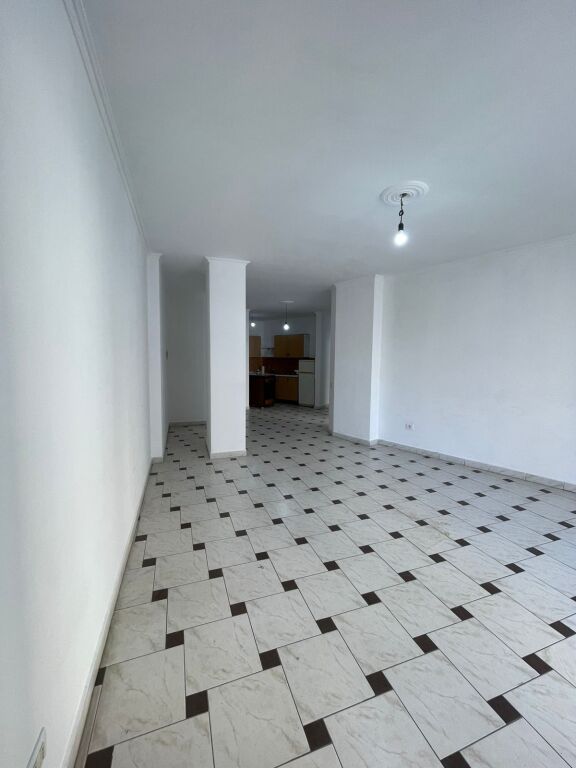 Shitet Apartament 2+1 – Astir (pranë Bar Bohem)