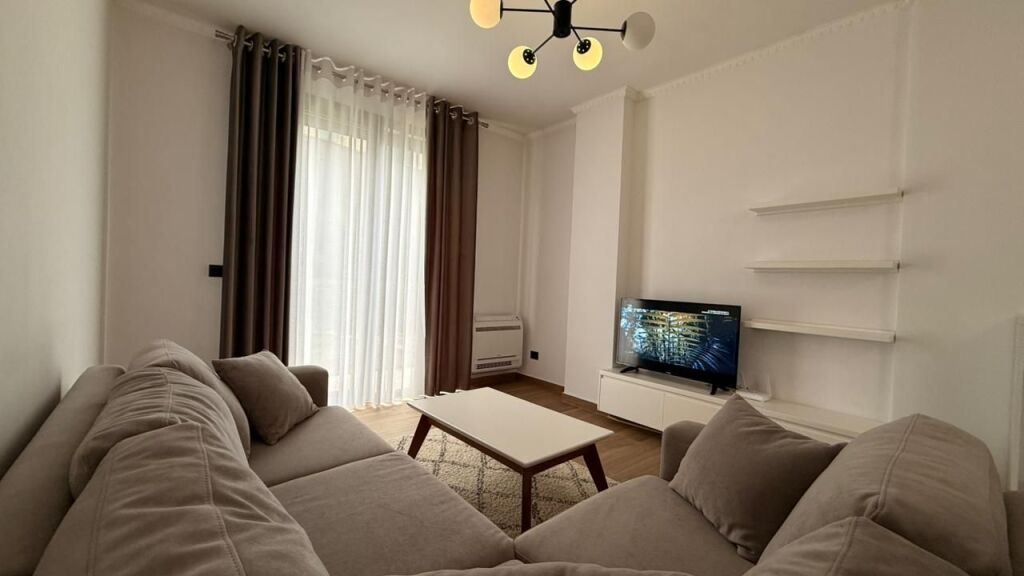 Apartament 1+1+ post parkimi me qira ne Teg