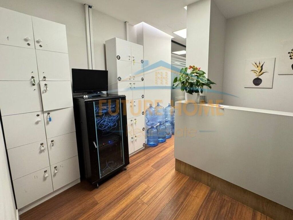 Qira, Ambient për Zyra , Shallvaret