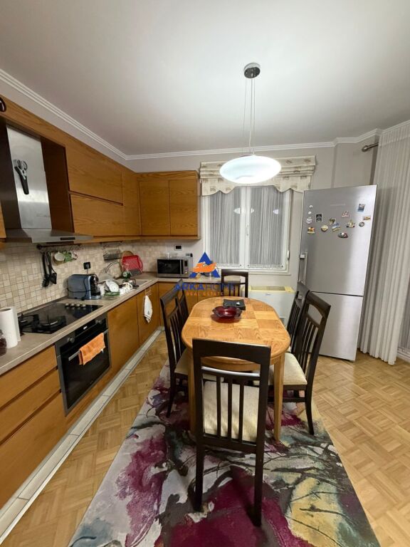 APARTAMENT ME QERA 2+1+BALLKON "SHESHI WILLSON" 950 EURO