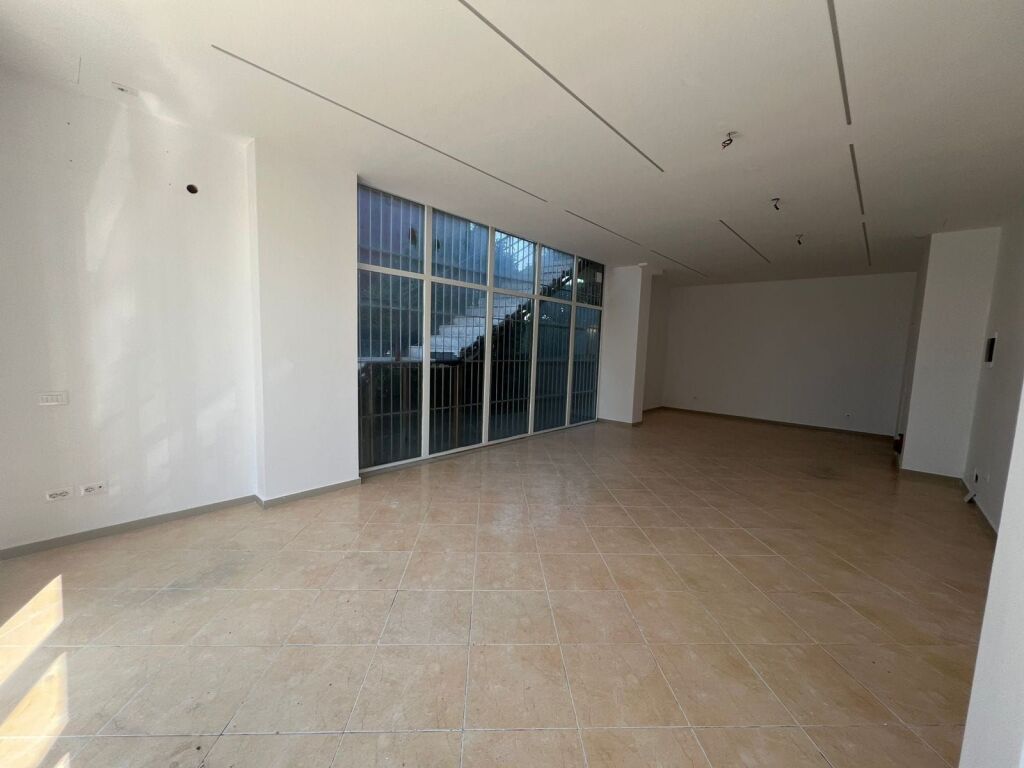 Dyqan Me Qera Ne Kamez (ID BD21861) Tirane