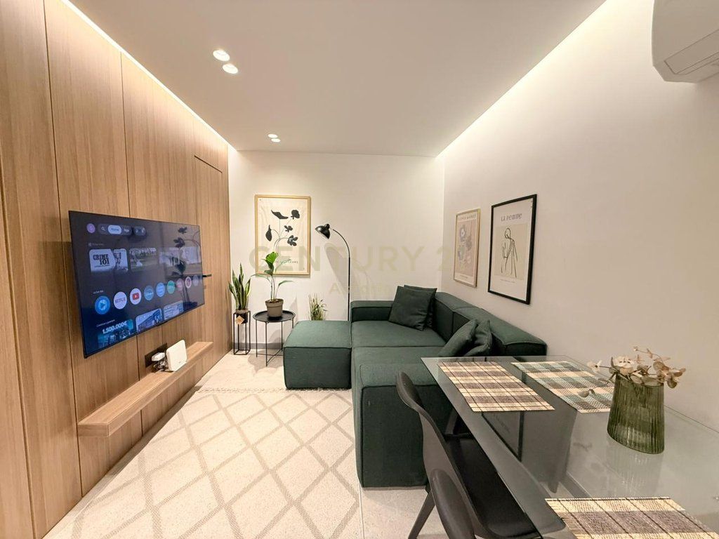 Jepet me qira apartament 1+1 në rrugën “Mihal Grameno”.