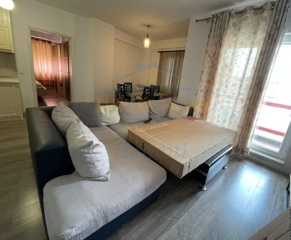 Qera, Apartament 2+1, Ish Parku i Autobuzave, Tirane.