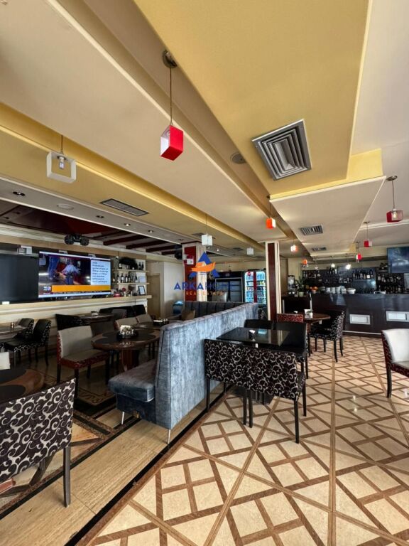 FOR RENT HOTEL+BAR+VERANDA 600M2 "WILLSON SQUARE" 12500 EURO