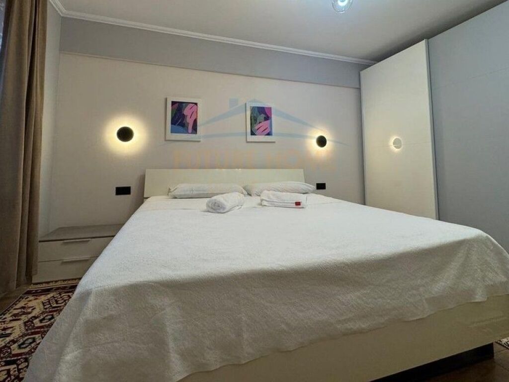 Shitet, Apartament 2+1, Rruga Mine Peza, Tiranë.