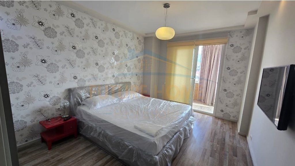 Shitet, Apartament 2+1+2, Blloku i Vilave Selitë, Tiranë