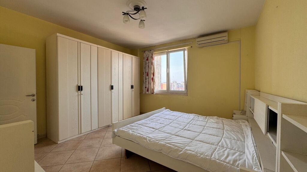 Apartment 2+1 for sale 🏡  📍 Location: Pazari i Ri 🏢 Floor: 8 (last) with elevator 🏗️ Year of construction: 2000  📐 Area: 106 m² 🛁 2 bathrooms 🌅 1 balcony  💰 Price: 250,000 €  For more information, contact us.