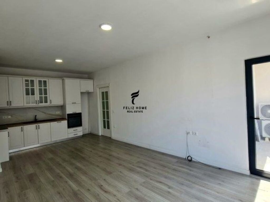 ZYRE ME QERA 64 M2 PORCELAN 45.000 LEKE FH-67499