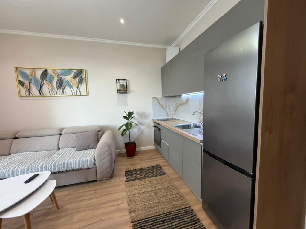 🏡Appartamento 1+1 in affitto  📍 Posizione: Palazzo Tibo, di fronte a Delijorgji💰 Affitto: 65.000 lek/mese