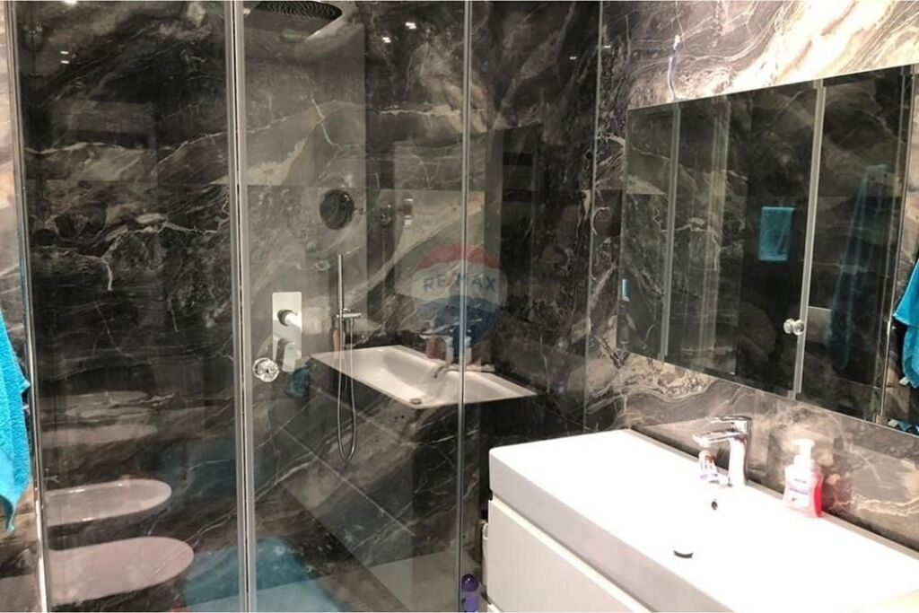 Apartament - Për Shitje - Rruga Dhimitër Konomi, Vlorë