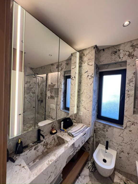 Jepet me qira 1+1+parkim Te Oasis Residence Astir 70.000 leke