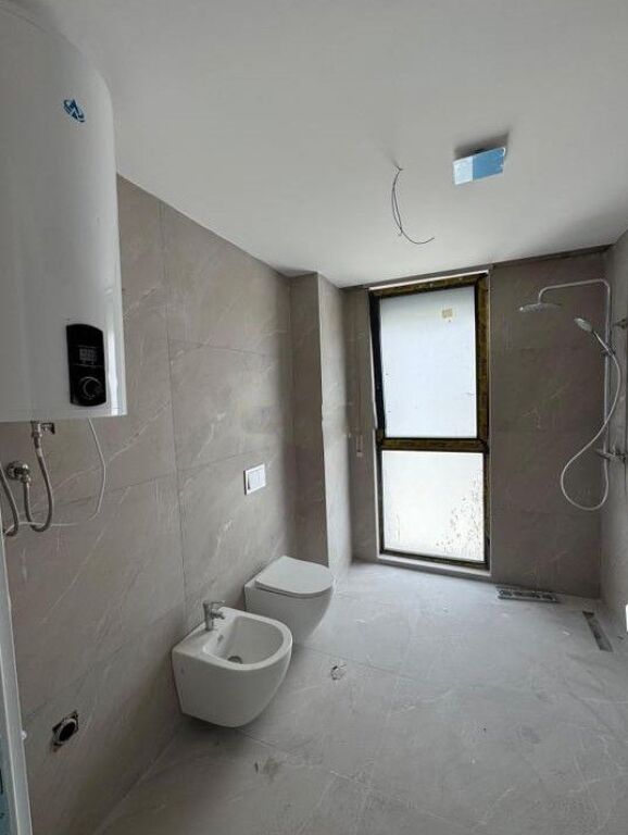 Apartament 2+1+2+Post Parkimi në shitje Akses Tirana