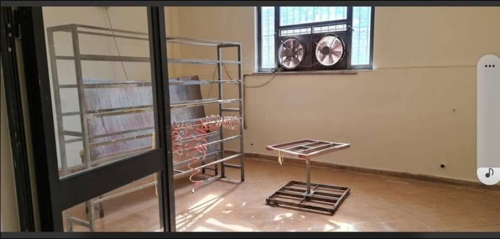 SHITET TRUALL 3000 M2 + NDERTESE 2 KATE - RRUGA E ARBERIT, FERRAJ